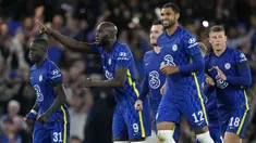Chelsea sukses memenangkan pertandingan putaran ketiga Carabao Cup 2021/2022 setelah mendapatkan perlawanan sengit dari Aston Villa. Pertandingan ditentukan lewat babak adu penalti setelah kedua kubu memiliki skor imbang di waktu normal. (AP/Frank Augstein)