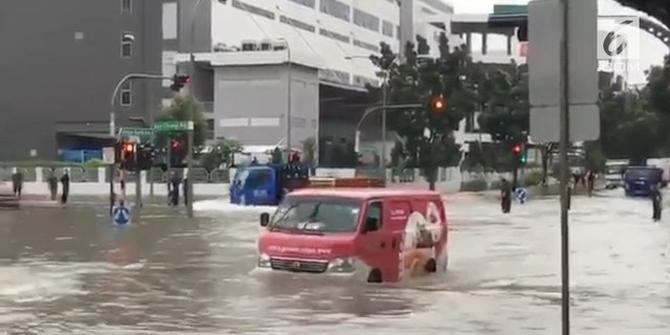 VIDEO: Sebagian Wilayah Singapura Terendam Banjir