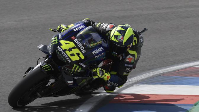 Valentino Rossi mampu memperbaiki catatan waktu lap di MotoGP Argentina (AFP)