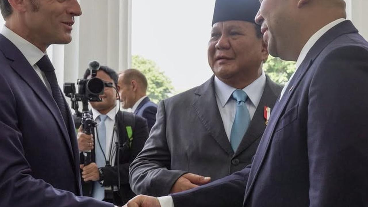 Presiden Prancis Emmanuel Macron Berkenalan dengan Didit Hediprasetyo