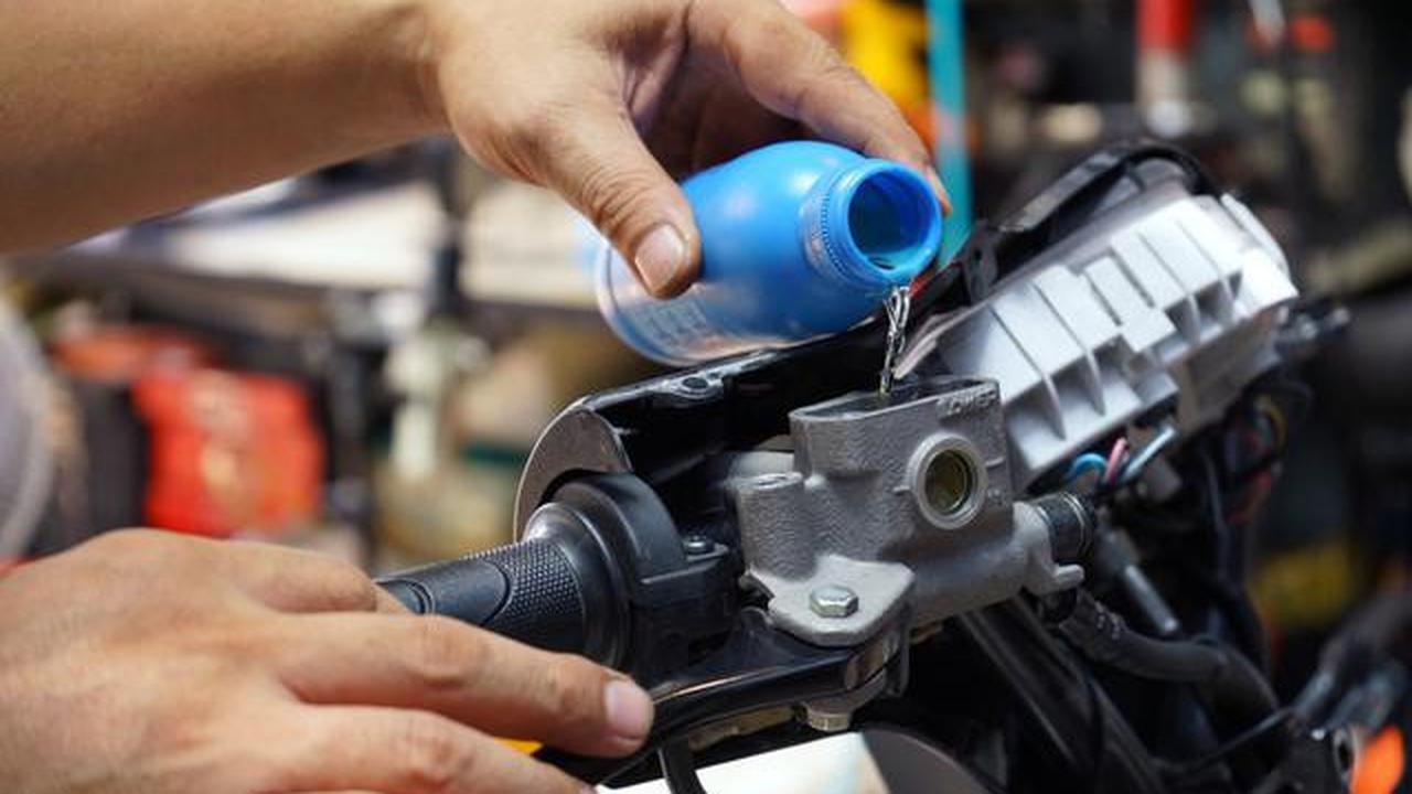 Cek 4 Komponen Motor Ini Sebelum Riding di Musim Hujan