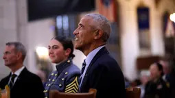 Barack Obama menjadi presiden AS kelima yang menerima Thayer Award selama 67 tahun sejarahnya. (KENA BETANCUR/AFP)