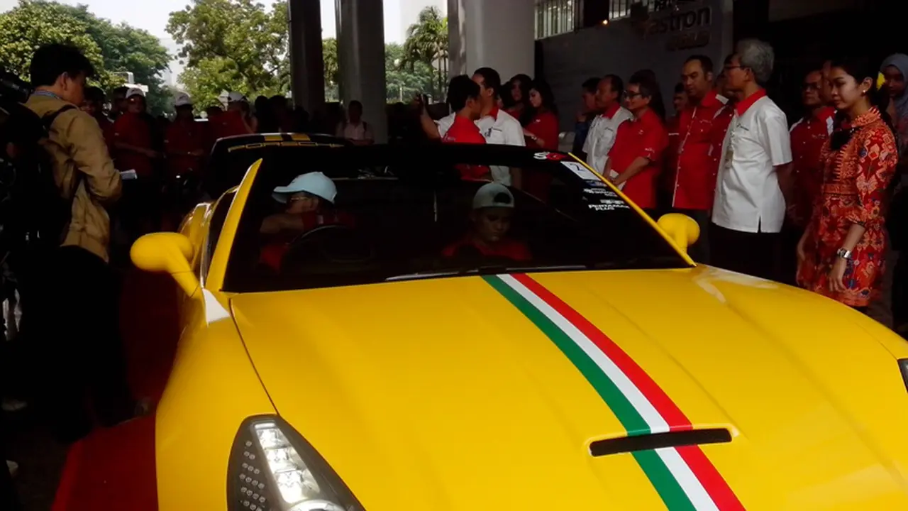 Mobil Keren Hebohkan Kantor  Pertamina