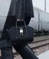 Givenchy meluncurkan tas terbaru 4G handbag dengan desain yang bold, mengangkat logo monogram dengan detail bordir menawan.