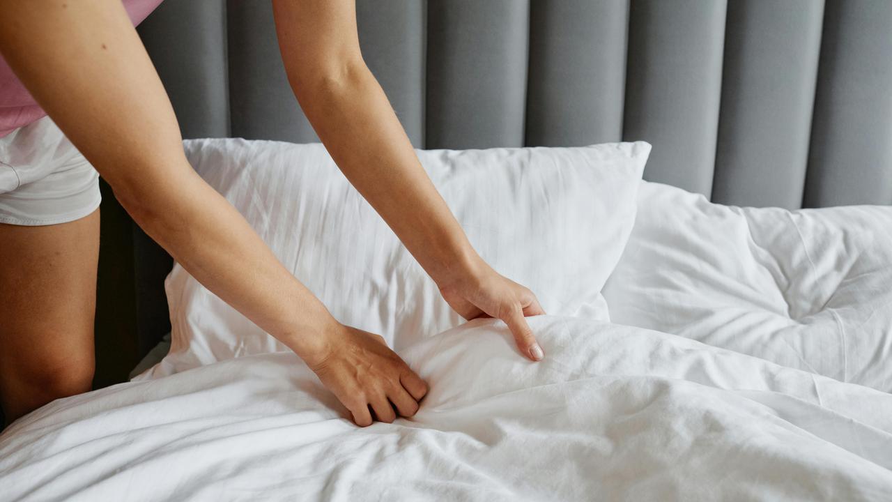 Jarang Mengganti Sarung Bantal? Ini Dampaknya untuk Kebersihan Kulit dan Tempat Tidur