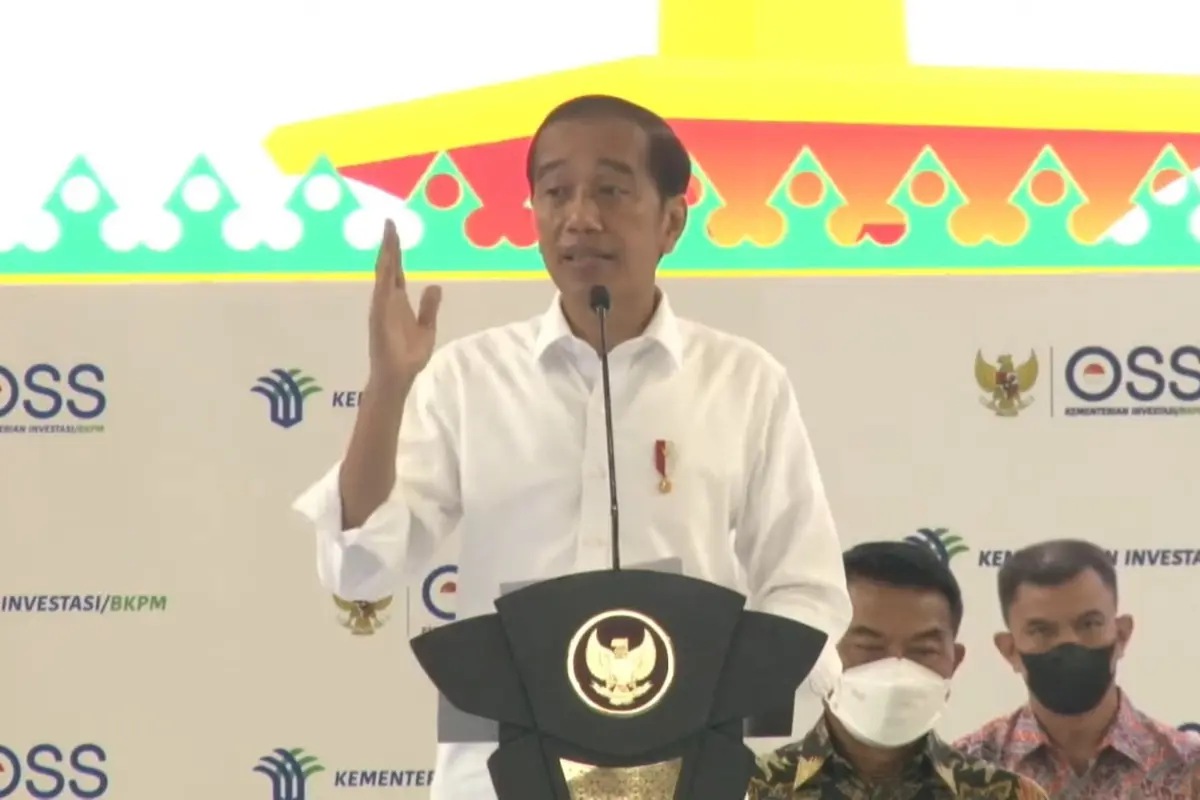 Presiden Joko Widodo (Jokowi) dalam kegiatan Pemberian Nomor Induk Berusaha (NIB) Pelaku Usaha Mikro dan Kecil (UMK) Perseorangan, di Jakarta, Rabu (13/7/2022).