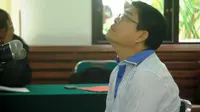 Anggota DPRD Riau periode 2009-2014, Ahmad Kirjauhari, di Pengadilan Tipikor Pekanbaru. (Liputan6.com/M Syukur)
