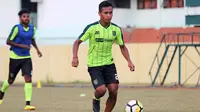 Gelandang Persebaya, Osvaldo Haay. (Bola.com/Aditya Wany)