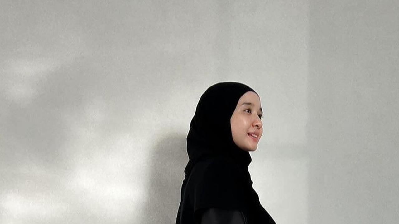 Seperti diketahui, Bella memang memiliki bisnis pakaian muslim dengan nama singkatannya sendiri LCB.