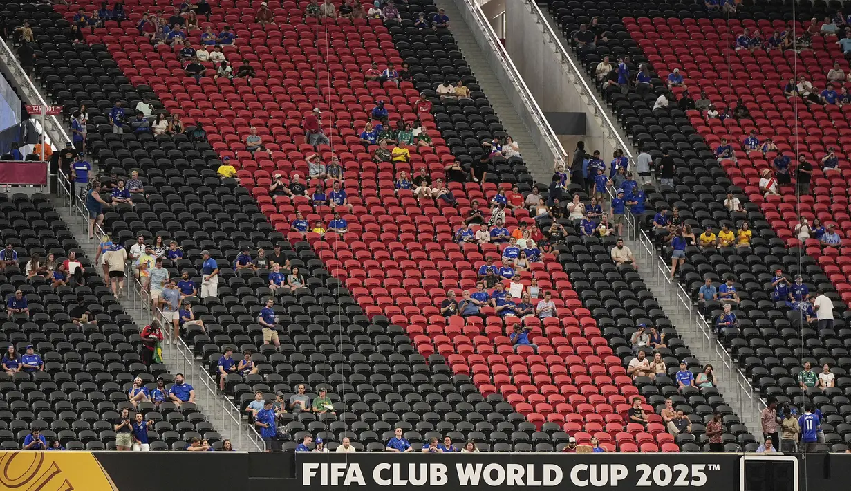 Pemandangan tribune kosong dalam pertandingan Grup D Piala Dunia Antarklub 2025 antara Chelsea melawan LAFC di Mercedes Benz Stadium, Atlanta, Amerka Serikat, Selasa (17/06/2025). (AP Photo/Mike Stewart)