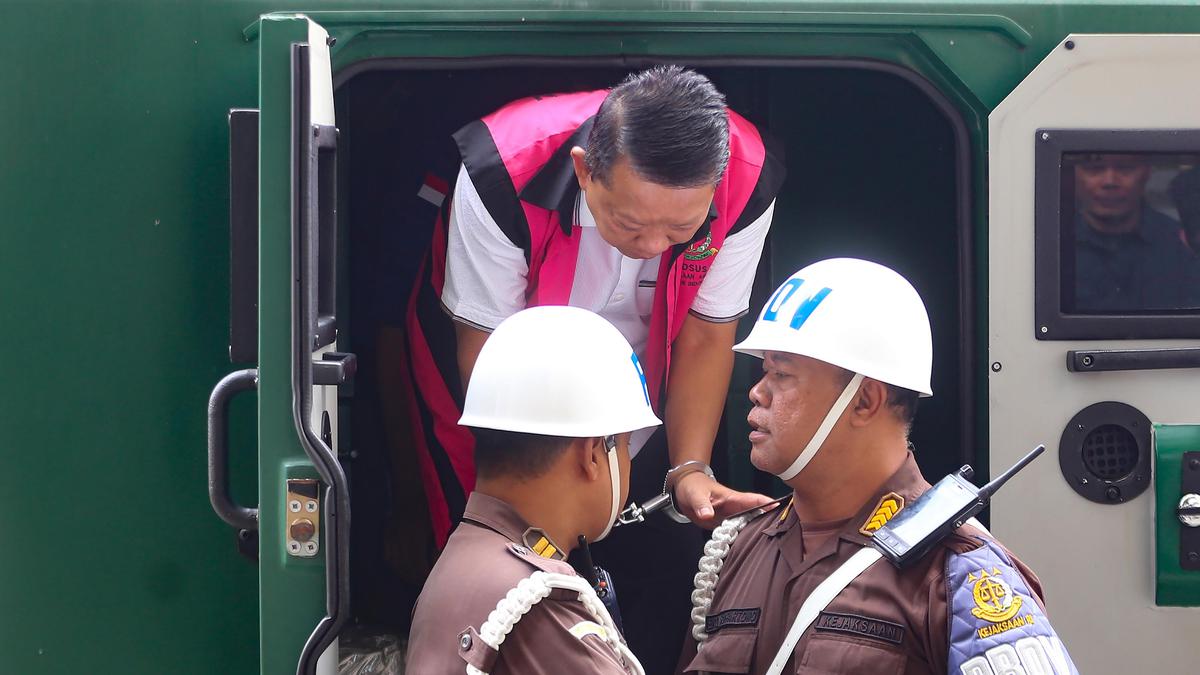 Eks Jampidsus Febrie Adriansyah Kembali Diperiksa Kejagung