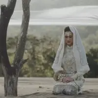 Thariq Halilintar dan Aaliyah Massaid Dibalut Baju Adat Minang Koto Gadang . [@morden.co]