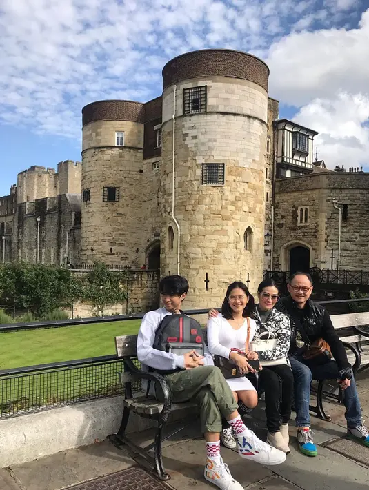 Iis Dahlia dan Keluarga (Instagram/isdadahlia)