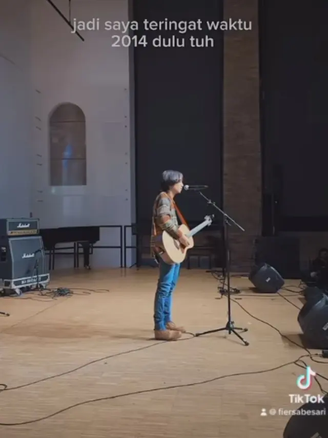 Fiersa Besari manggung di Berlin, Jerman
