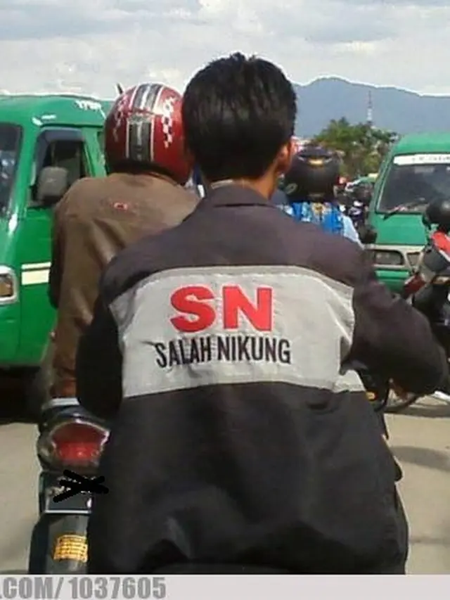 6 Tulisan di Belakang Jaket Ini Nyeleneh Pol, Bikin Ngakak
