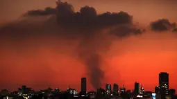 Sebelumnya, pada Selasa (12/11/2024), militer Israel membombardir wilayah Beirut selatan dengan 10 serangan udara. (PATRICK BAZ/AFP)