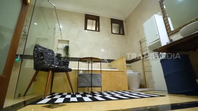 [Fimela] Rumah Rina Nose