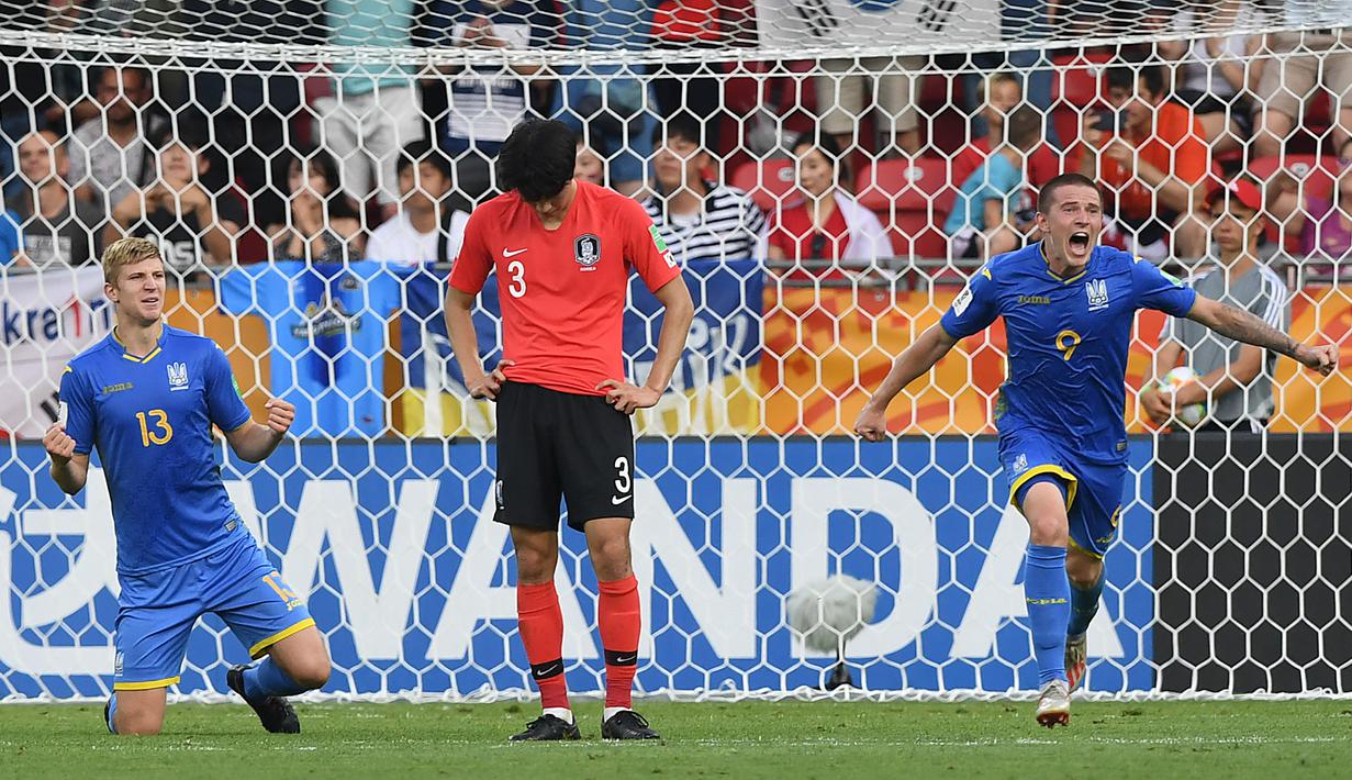 Dalam 22 edisi Piala Dunia U-20, tercatat ada 4 laga final yang menghasilkan banyak gol mulai edisi pertama tahun 1977 hingga edisi terakhir tahun 2019. Keempat laga tersebut semuanya menghasilkan 4 gol dalam waktu normal, di mana 3 wakil Asia menjadi korbannya. Berikut daftar keempat laga final tersebut. (AFP/Janek Skarzynski)