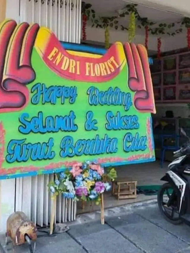 6 Karangan Bunga dari Mantan saat Nikahan Ini Bikin Syok Pengantin