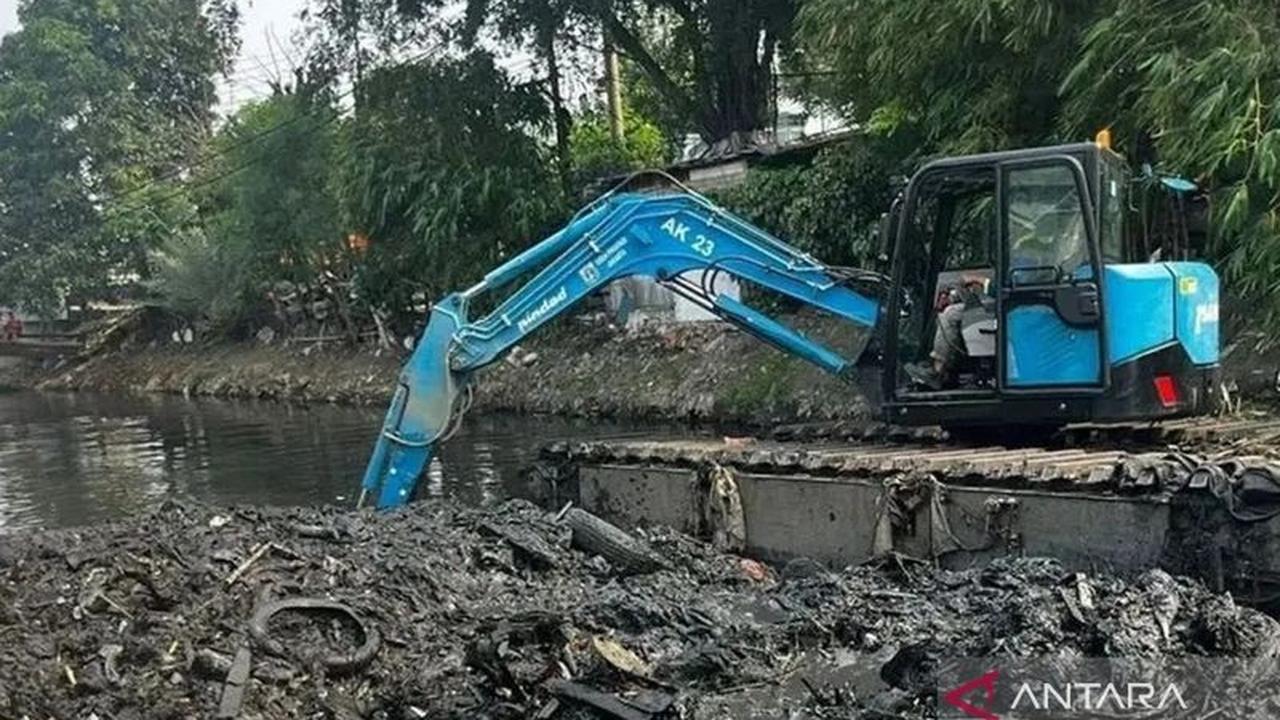 Jakarta Barat Tingkatkan Kapasitas Saluran Air di Jalan Basoka Raya, Antisipasi Banjir Kiriman
