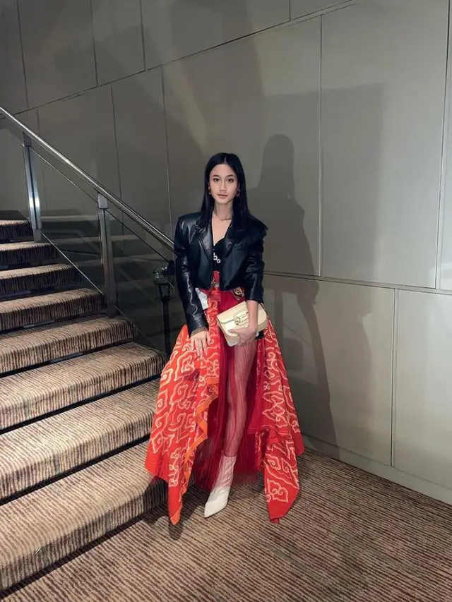 6 Gaya Busana Keisya Levronka Pelantun “Tak Ingin Usai” Saat Manggung, Kasual hingga Elegan