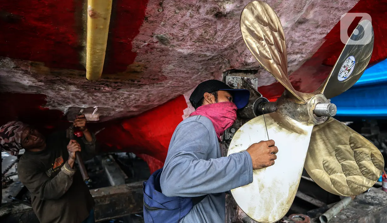 FOTO: Geliat Perawatan dan Perbaikan Kapal di Utara Jakarta - Foto