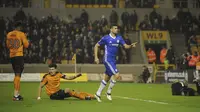 Diego Costa menyumbang satu gol saat Chelsea menang 2-0 atas Wolverhampton Wanderers pada babak kelima Piala FA di Molineux Stadium, Minggu (19/2/2017) dini hari WIB. (AP Photo/Rui Vieira)