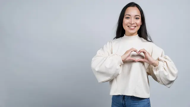 Ketergantungan pada pujian atau perhatian dari orang lain adalah perangkap umum dalam membangun self-worth.