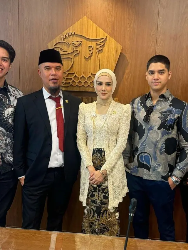 Ahmad Dhani dan Mulan Jameela. (Dok. Instagram @alghazali7).