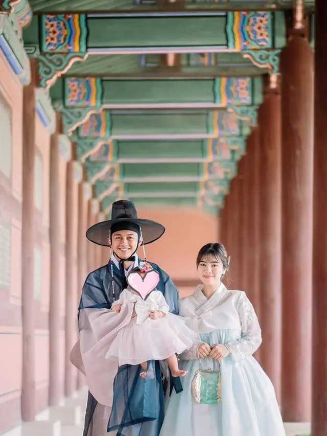 Hamil Anak Kedua, Ini 6 Pesona Felicya Angelista Pakai Baju Tradisional Korea