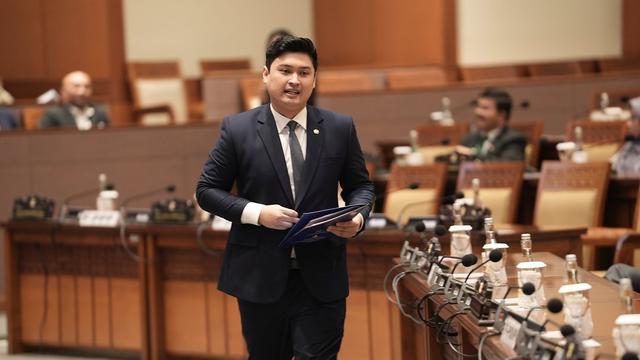 Profil Rizki Natakusumah Suami Beby Tsabina yang Baru Menikah, Sukses Jadi Anggota DPR RI di Usia Muda