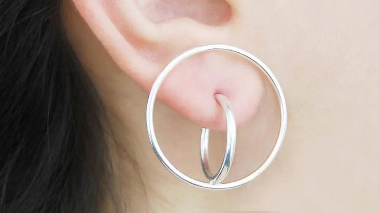 Anting Geometri Minimalis