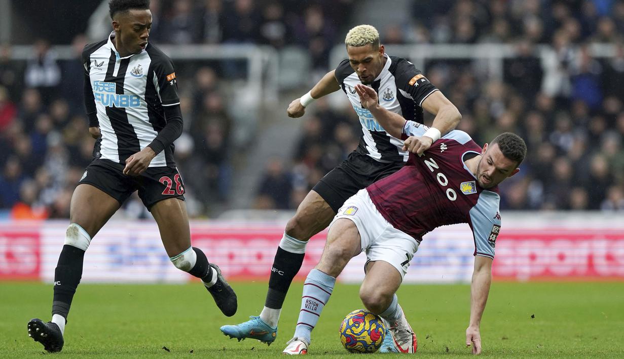 Newcastle United sebenarnya tampil dalam tekanan Aston Villa sepanjang pertandingan. Akan tetapi pertahanan kokoh yang ditunjukkan The Magpies membuat Villa kesulitan untuk menciptakan peluang. (Owen Humphreys/PA via AP)