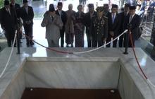 VIDEO: Momen Prabowo Khusyuk Doakan Tujuh Pahlawan Revolusi Gugur Dibuang di Sumur Tua Lubang Buaya