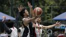 Peserta Red Bull Reign 3x3 di Indonesia berlomba untuk menjadi yang terbaik di Lapangan Basket Pati Unus Jakarta, Sabtu (15/4/2017). (Bola.com/Peksi Cahyo)