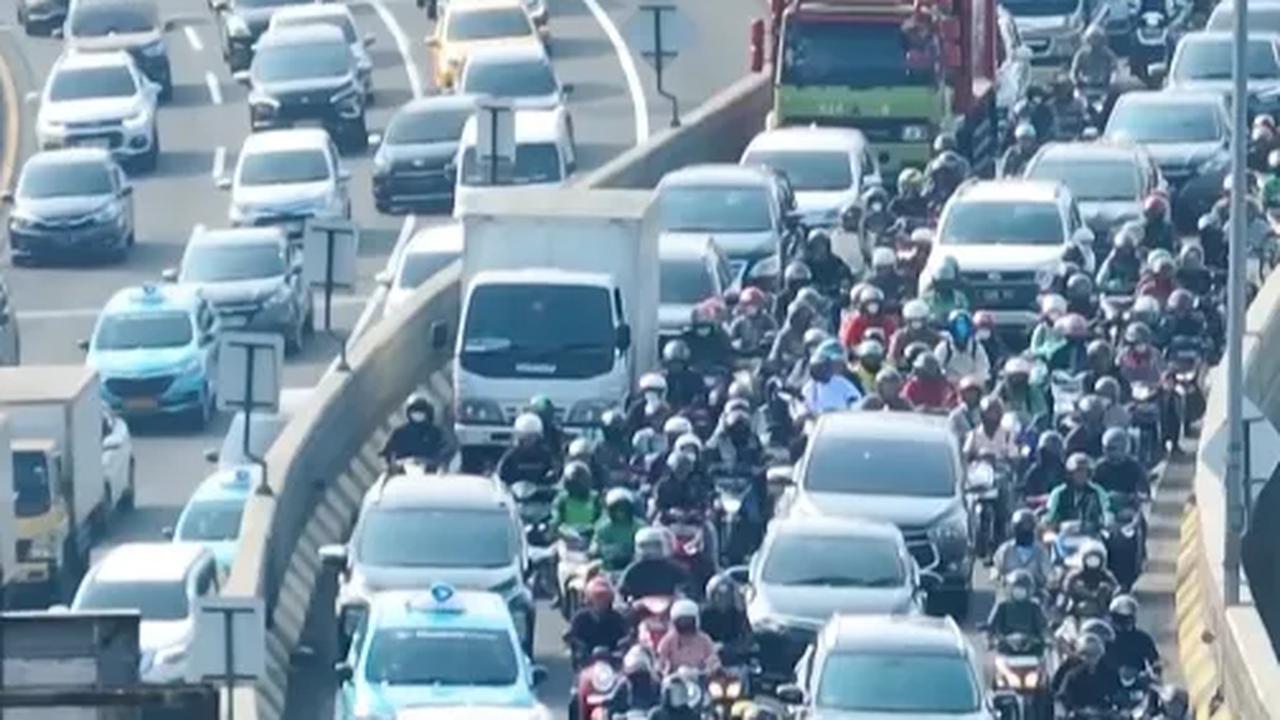 Kusutnya Kemacetan di Jalan Gatot Subroto