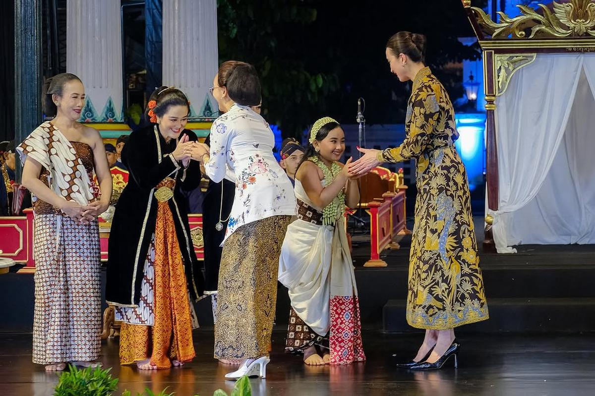 Potret Widiyanti Putri Wardhana Bersama Sri Sultan Hamengkubuwono X Hadiri Penutupan Pameran Parama Iswari