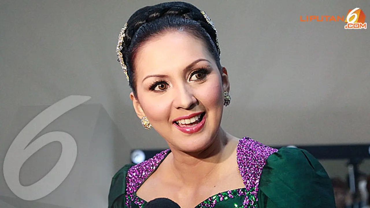 donna-agnesia-2-131030b.jpg