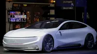 Mobil listrik tanpa awak LeSEE buatan LeEco diperkenalkan di Beijing, China (20/4). Mobil listrik pertama buatan LeEco ini dapat melaju self-driving atau tanpa awak yang dikendalikan melalui perintah suara dari smartphone. (REUTERS/Damir Sagolj)