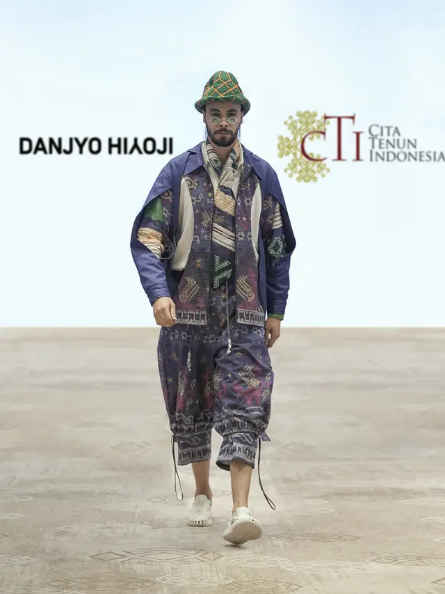KBRI Doha menyelenggarakan peragaan dan pameran busana yang bertajuk “Wastra Nusantara": The Journey to Indonesian Fashion pada tanggal 30-31 Oktober 2022 bertempat di Alwadi Hotel, Doha.  (Dok: Kemlu RI)