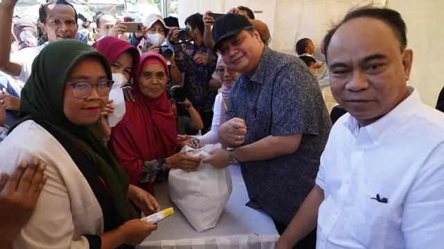 etum DPP Partai Golkar Airlangga Hartarto bersama Ketua Umum Projo Budi Arie Setiadi