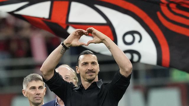 Foto: Momen Haru Perpisahan Zlatan Ibrahimovic dengan AC Milan