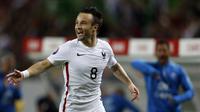 Mathieu Valbuena mencetak gol kemenangan Prancis atas Portugal (JOSE MANUEL RIBEIRO / AFP)