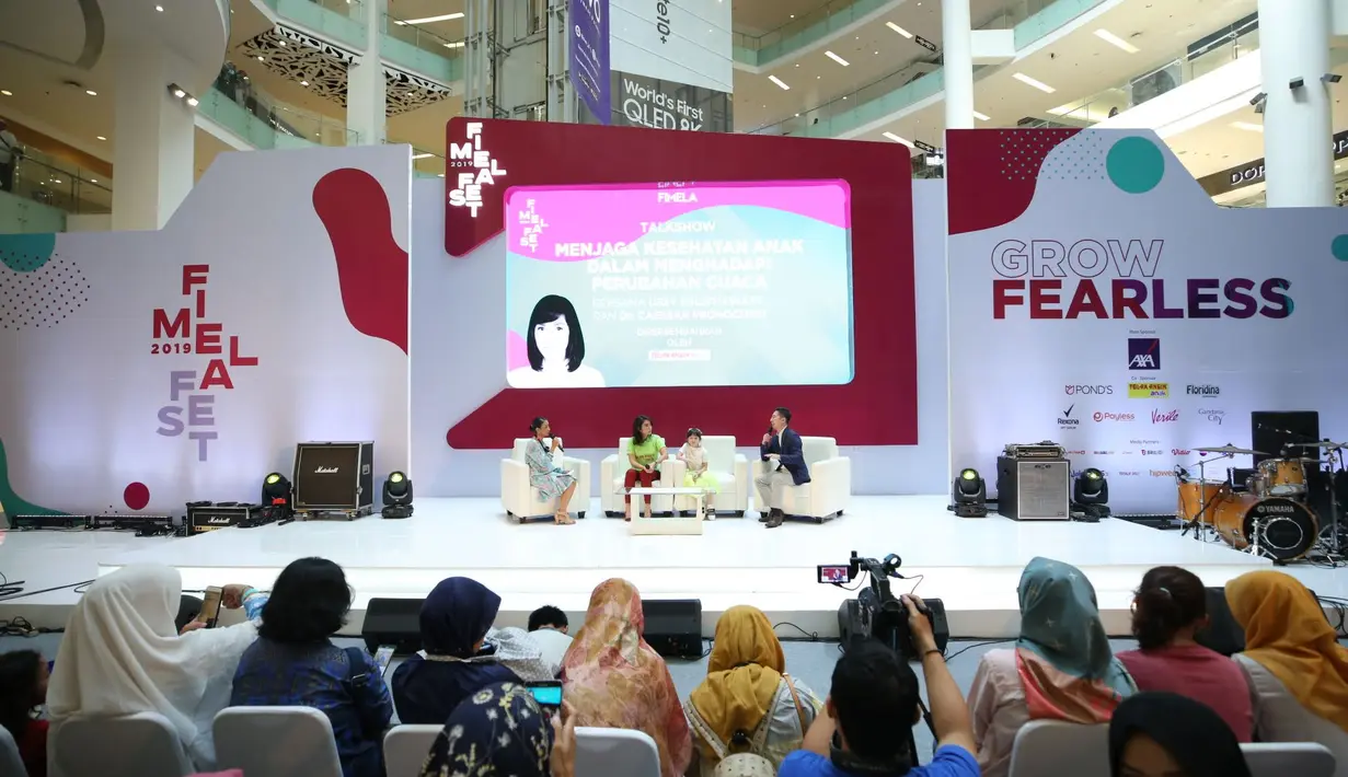 Ussy Sulistiawaty -Fimela Fest 2019 (Daniel Kampua/Fimela.com)