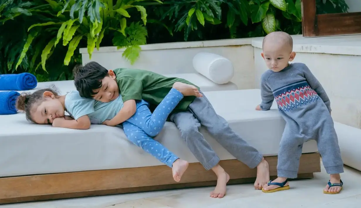 <p>Agar fokus membesarkan buah hatinya, Dahlia Poland memilih mundur dari dunia hiburan. Perempuan cantik ini kerap mengunggah cerita menggemaskan buah hatinya di media sosial. (Foto: Instagram/dahliachr)</p>