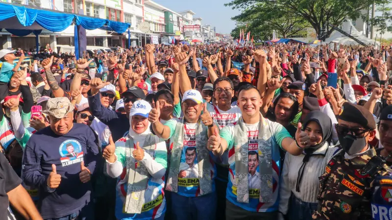 Bakal Calon Bupati (Bakal Cabup) Majalengka Eman Suherman menghadiri gelaran pesta rakyat bertajuk 'Lawan Korupsi Karena Membuat Rakyat Majalengka Sengsara Menuju Majalengka Langkung Sae'.