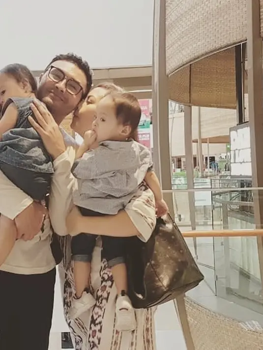 Surya Saputra dan Cynhia Lamusu