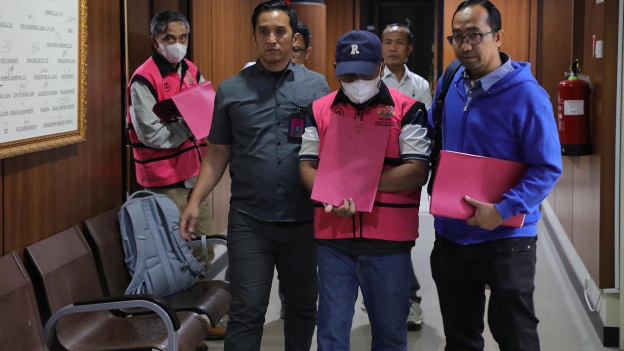 Temuan Baru Kejagung, Hakim Djuyamto Titip Tas Berisi Puluhan Lembar Dolar Singapura ke Satpam PN Jaksel Sebelum Ditangkap