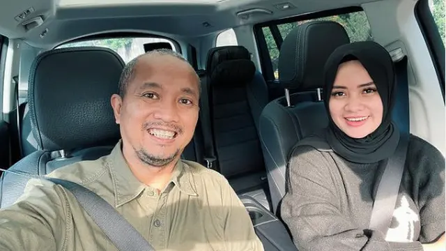 Rima Anissa dan suaminya Fitra Eri