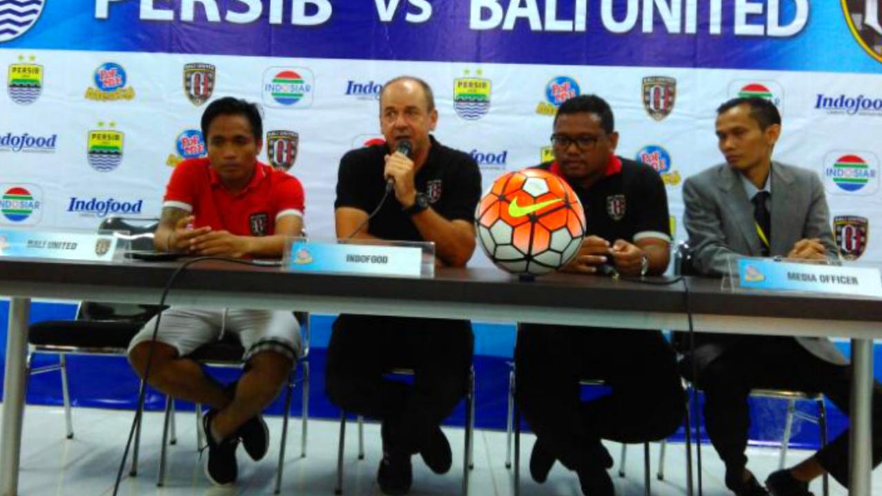 Pelatih Bali United Hans Peter Schaller